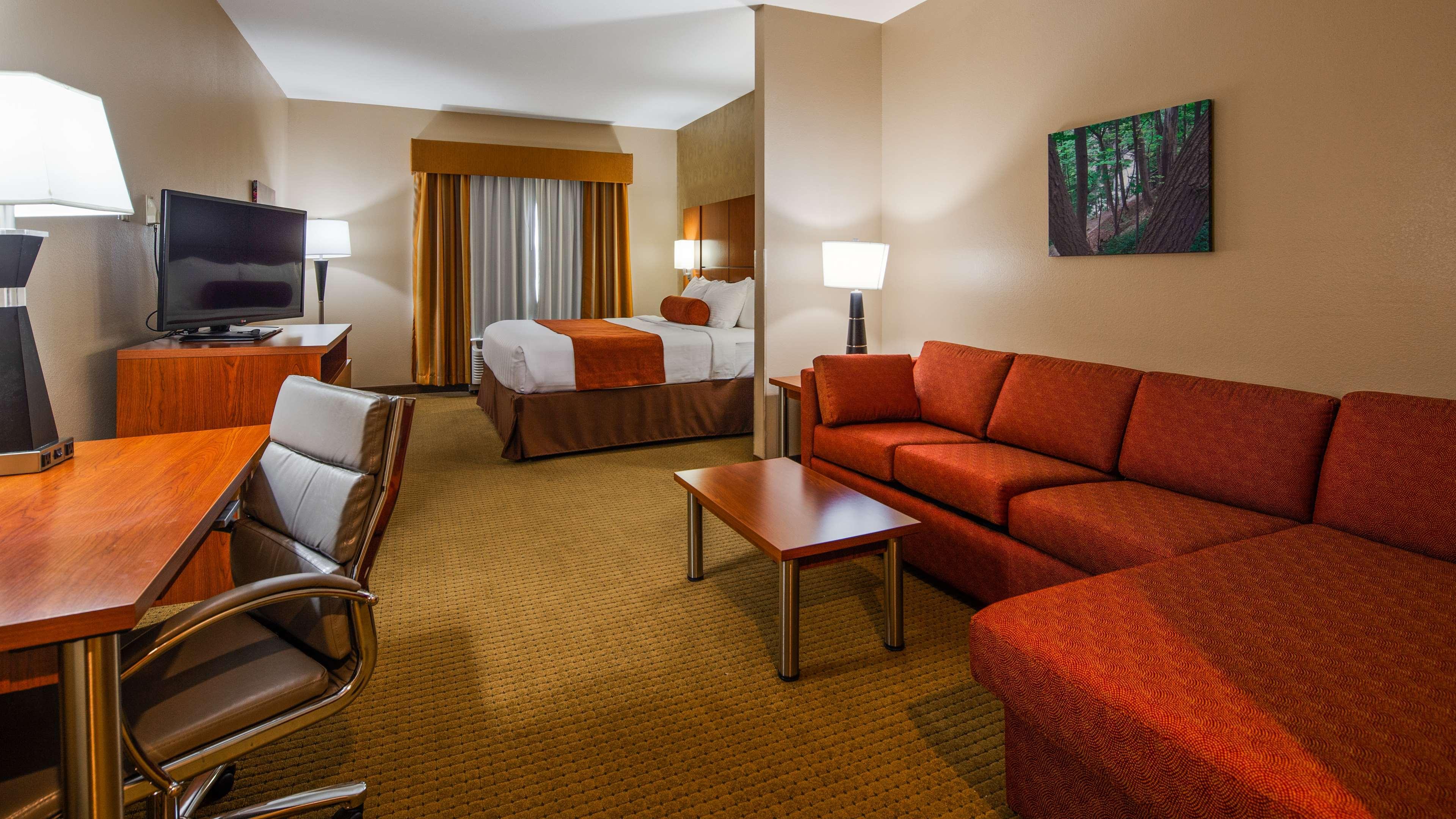 Best Western Plus Finger Lakes Inn&Suites Cortland Exterior foto